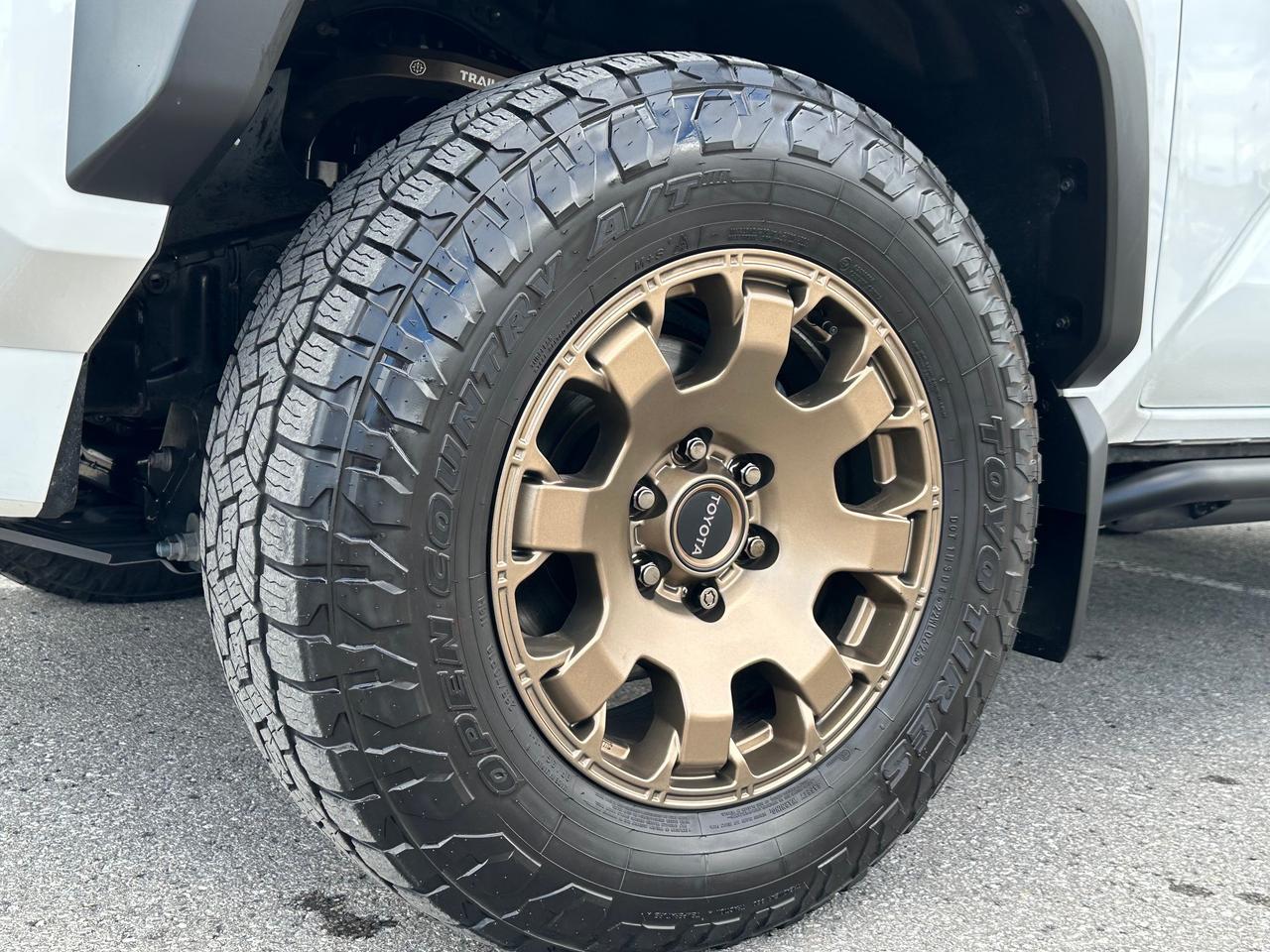 2025 Toyota 4Runner Hybrid TRAILHUNTER! Photo5