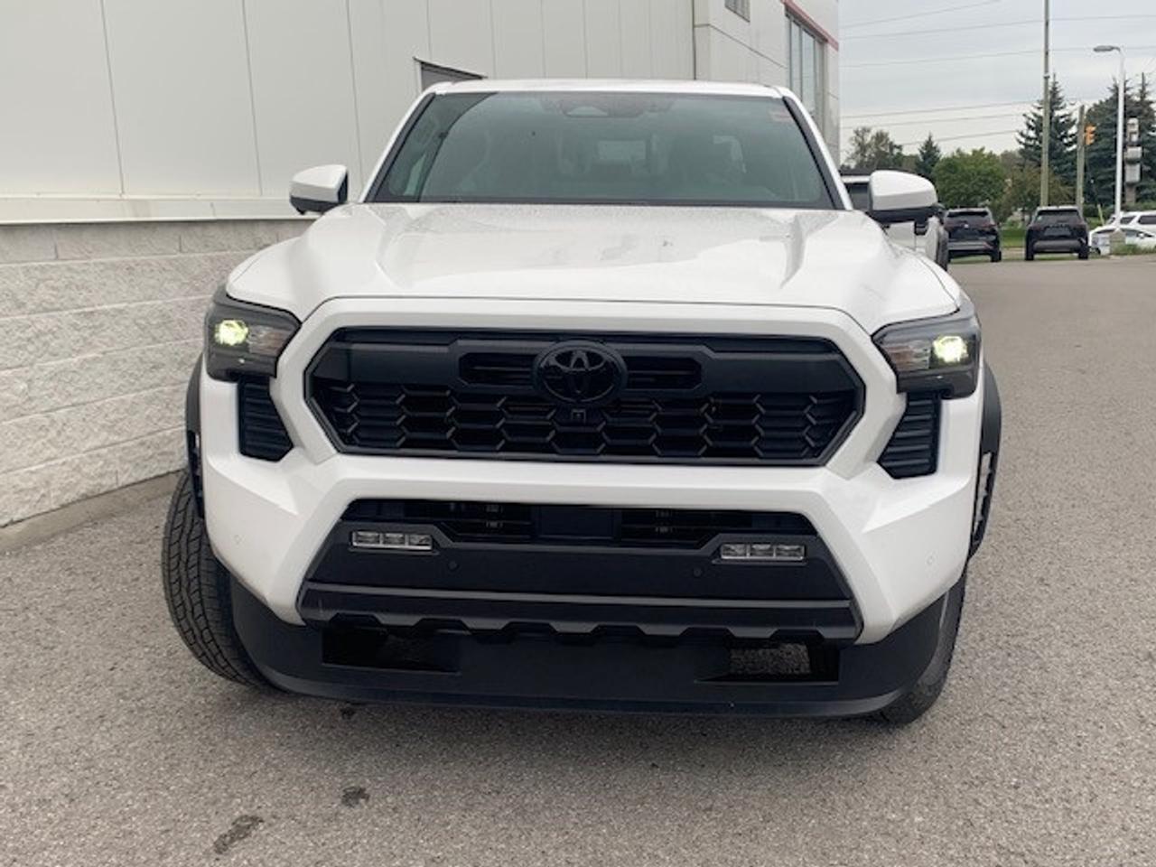 2026 Toyota TACOMA HYBRID Off Road Premium Hybrid Photo