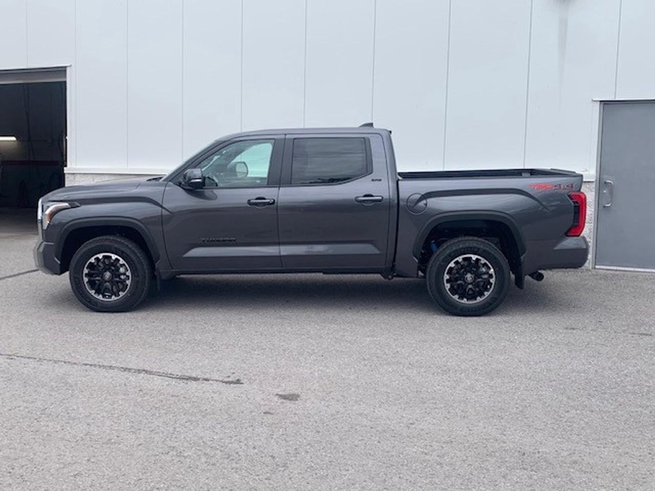 2026 Toyota Tundra SR TRD Off Road- Save $1000 Photo5