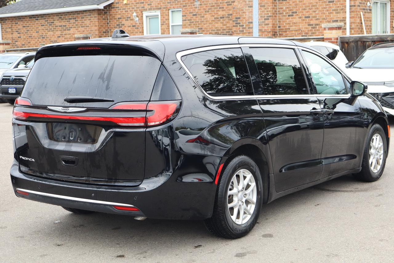 2025 Chrysler Pacifica Select FWD Photo