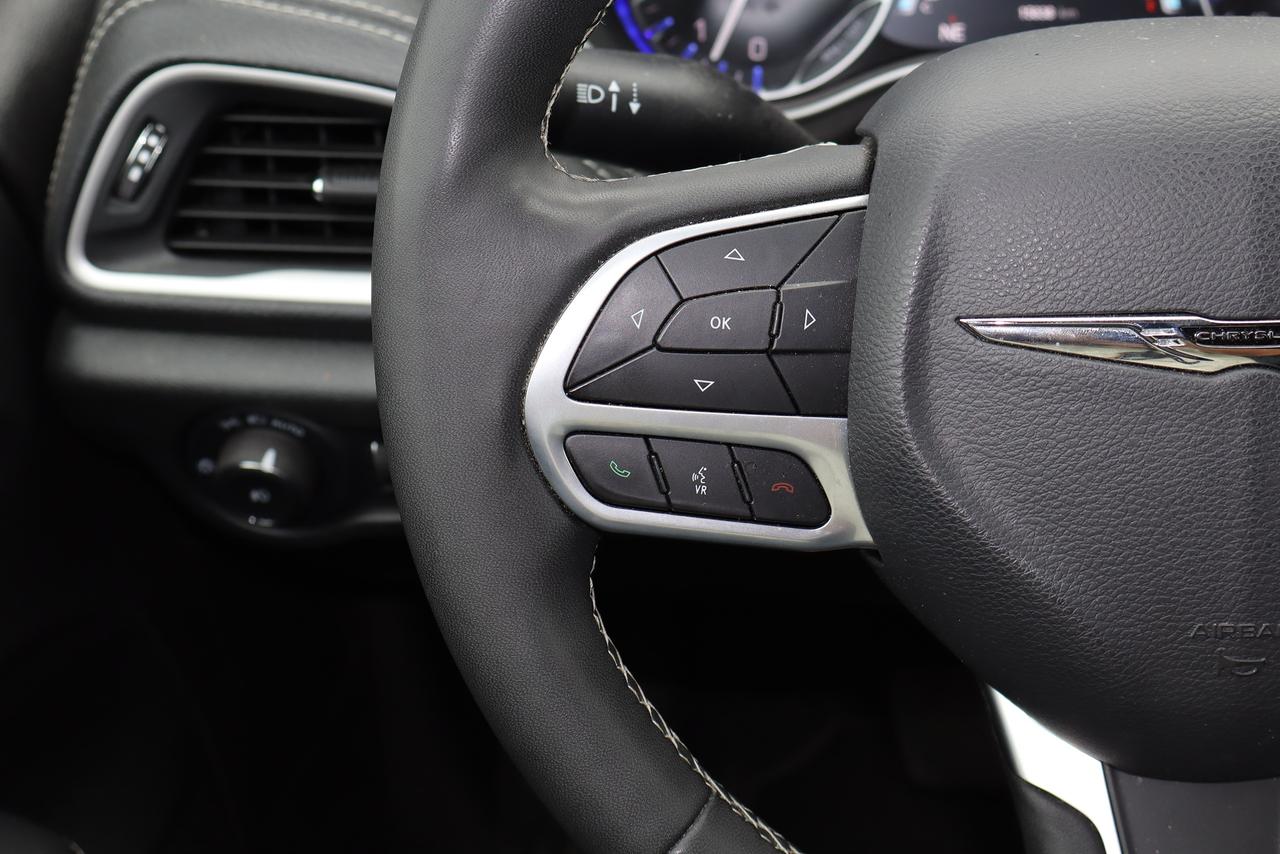 2025 Chrysler Pacifica Select FWD Photo