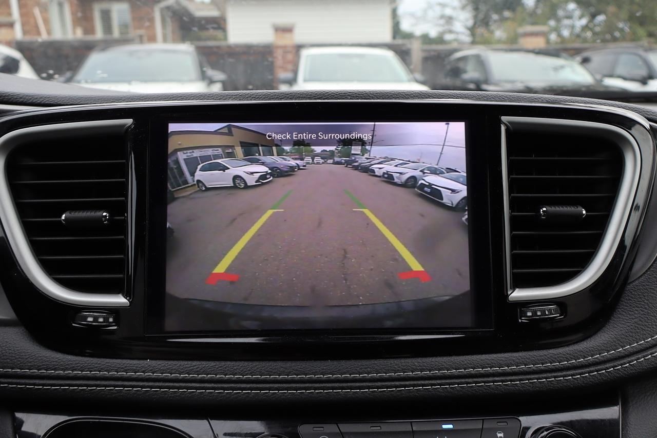 2025 Chrysler Pacifica Select FWD Photo