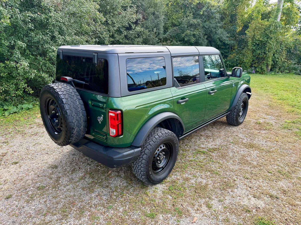 2023 Ford Bronco Black Diamond 4WD | Dual Tops Hard Top + Soft Photo