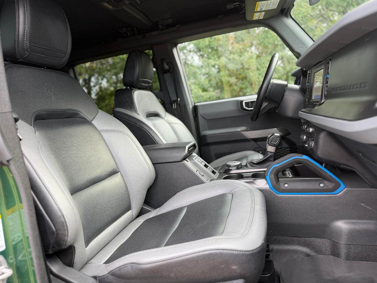 2023 Ford Bronco Black Diamond 4WD | Dual Tops Hard Top + Soft Photo