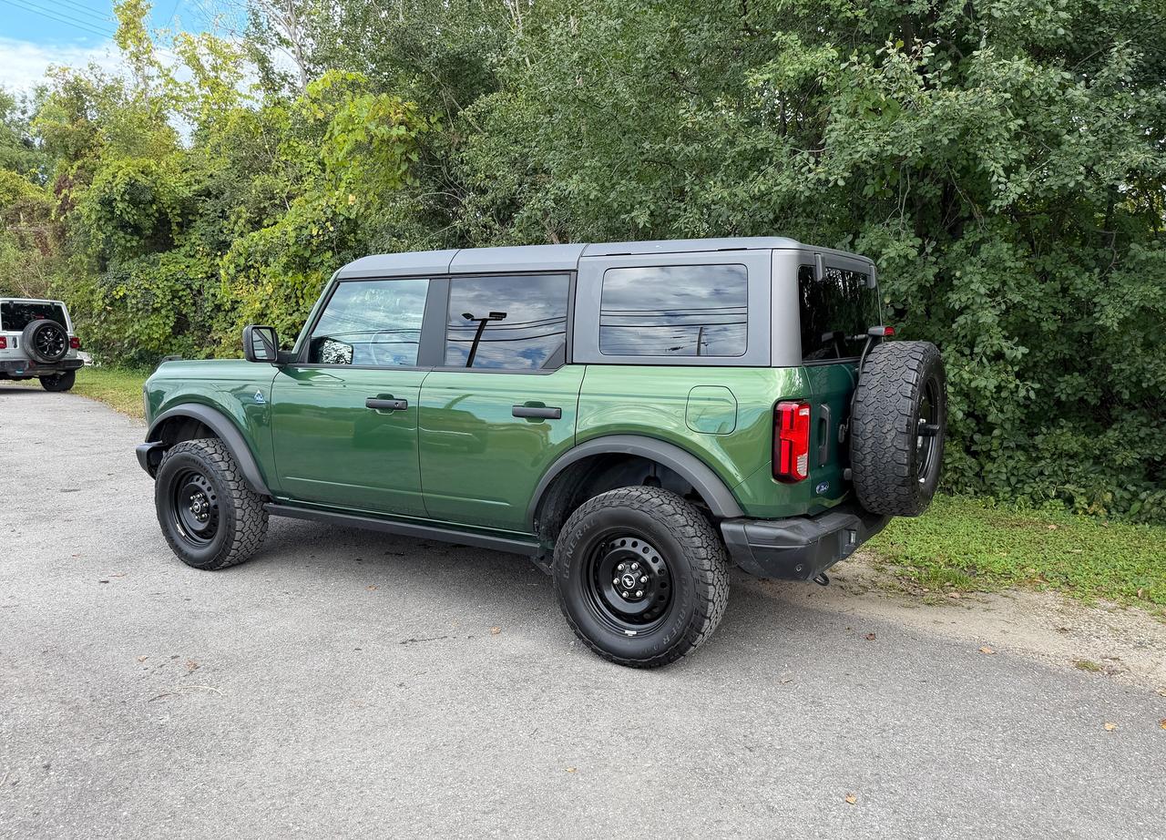 2023 Ford Bronco Black Diamond 4WD | Dual Tops Hard Top + Soft Photo