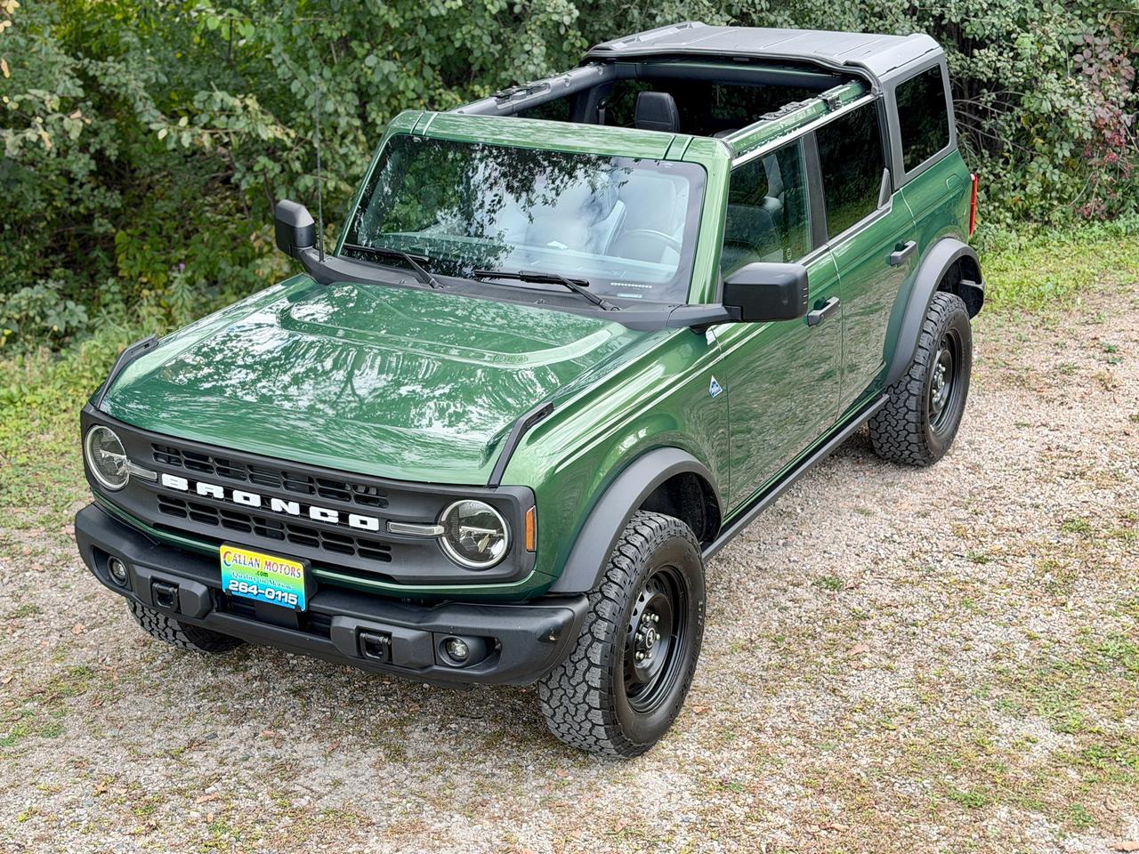 2023 Ford Bronco Black Diamond 4WD | Dual Tops Hard Top + Soft Photo