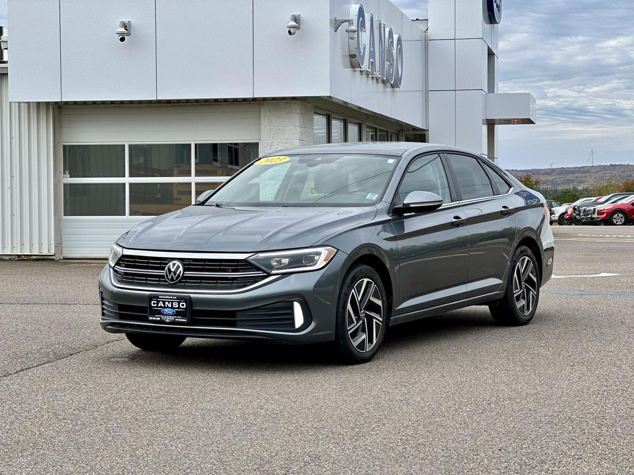 2023 Volkswagen Jetta HIGHLINE Photo2