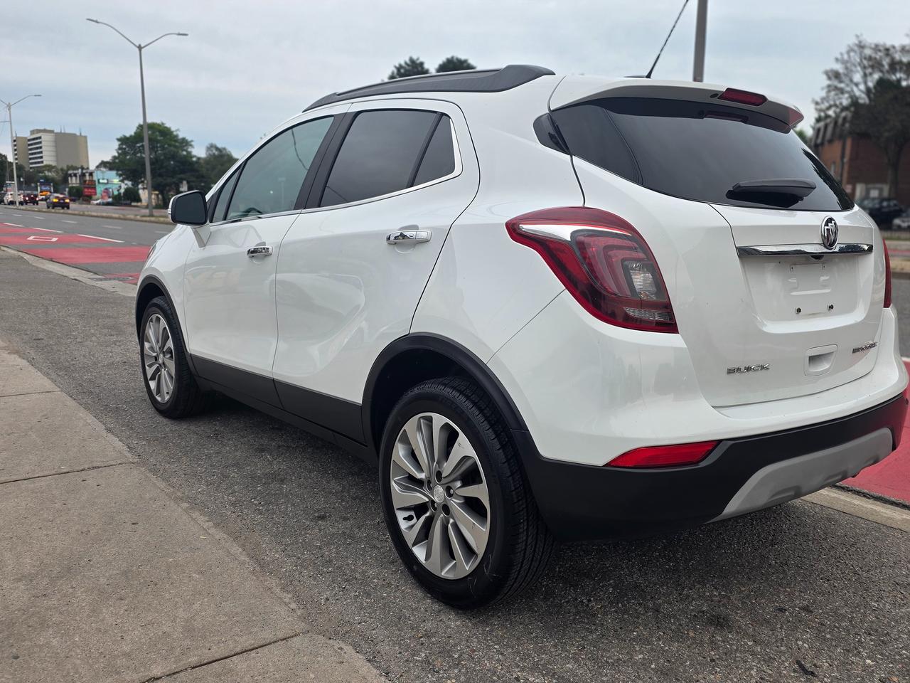 2017 Buick Encore Preferred Photo4