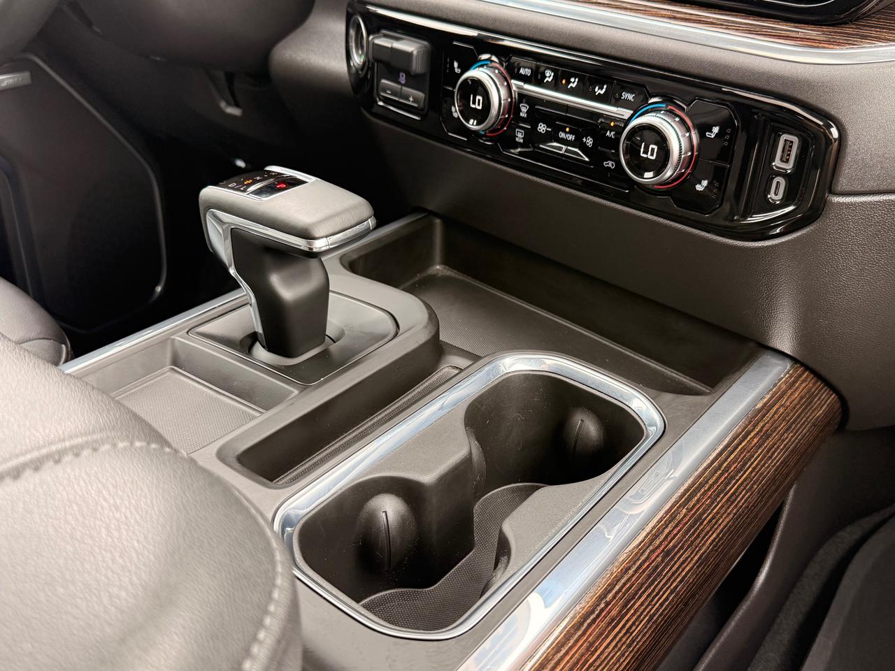 2024 GMC Sierra 1500 4WD Crew Cab 147" Elevation Photo