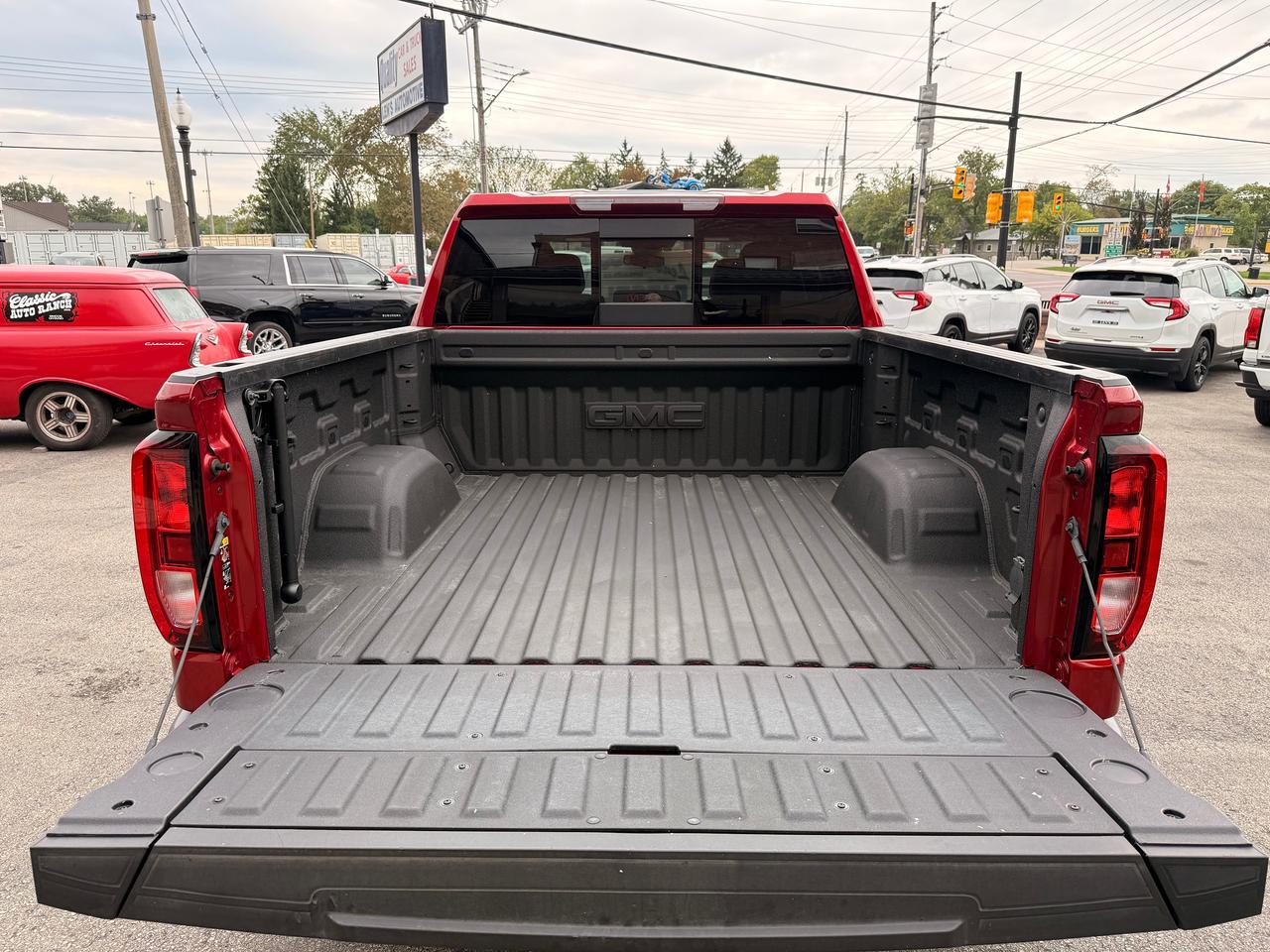 2024 GMC Sierra 1500 4WD Crew Cab 147" Elevation Photo