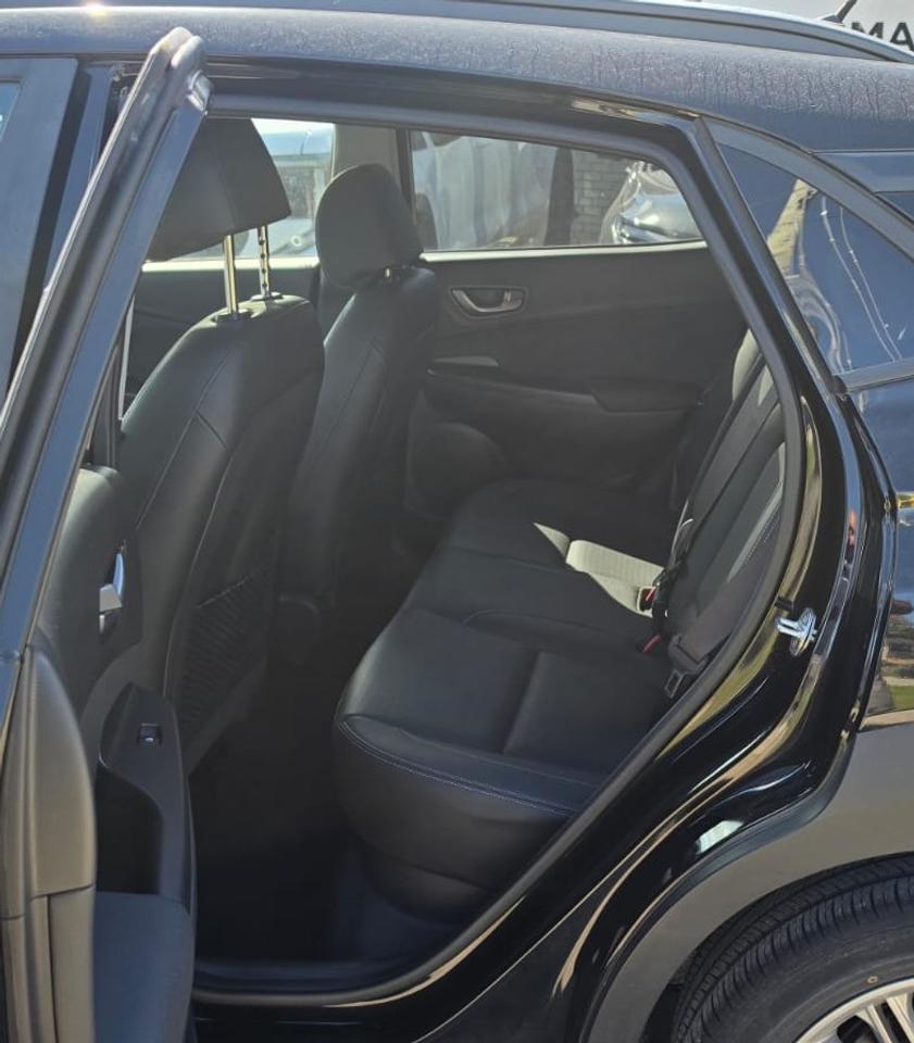 2019 Hyundai KONA LUXURY / NO ACCIDENTS / 1 OWNER / ROOF / LEATHER Photo4