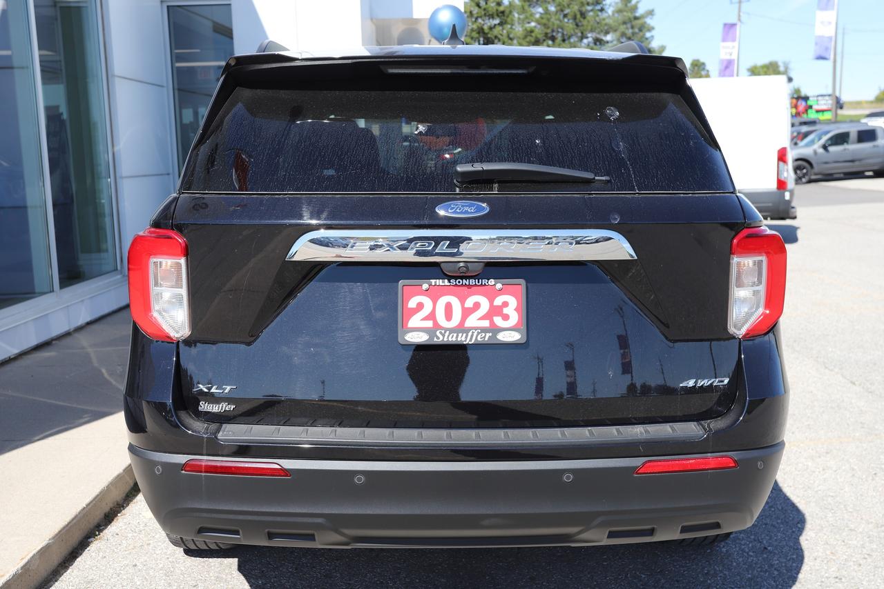 2023 Ford Explorer XLT 4WD Photo