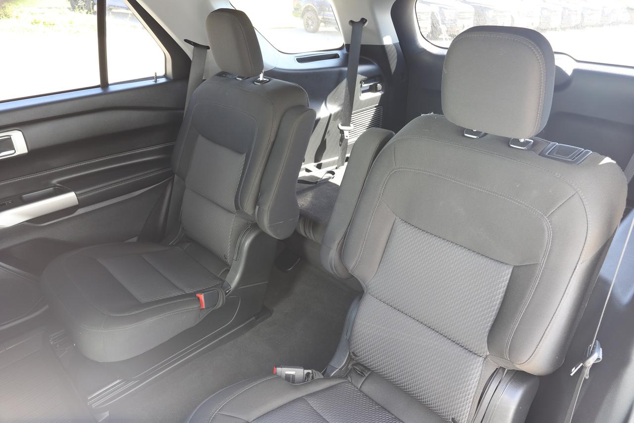 2023 Ford Explorer XLT 4WD Photo