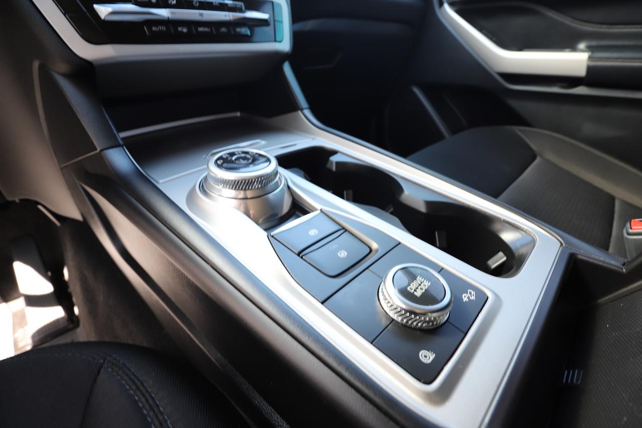 2023 Ford Explorer XLT 4WD Photo