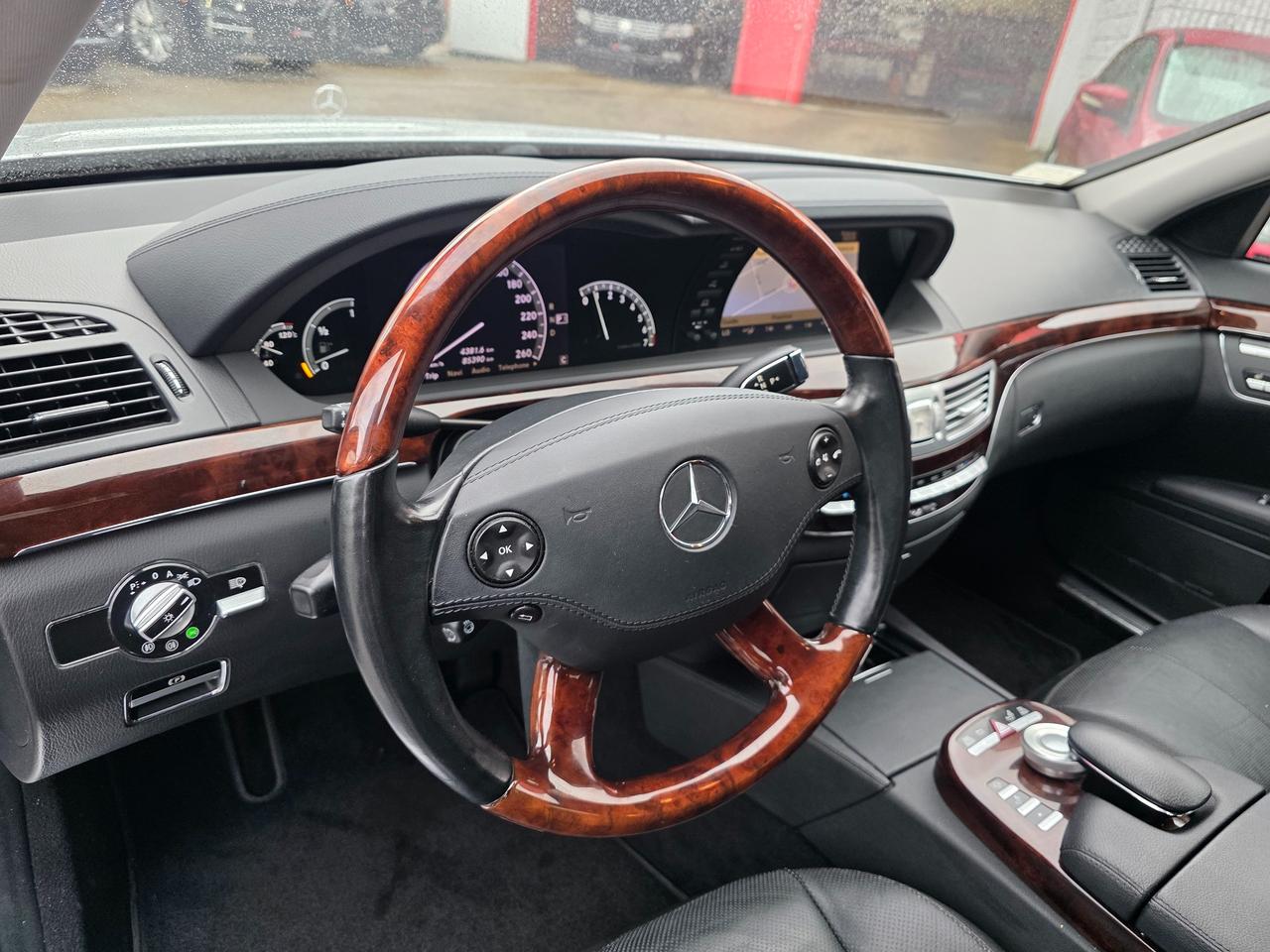 2007 Mercedes-Benz S-Class S550 4MATIC Photo