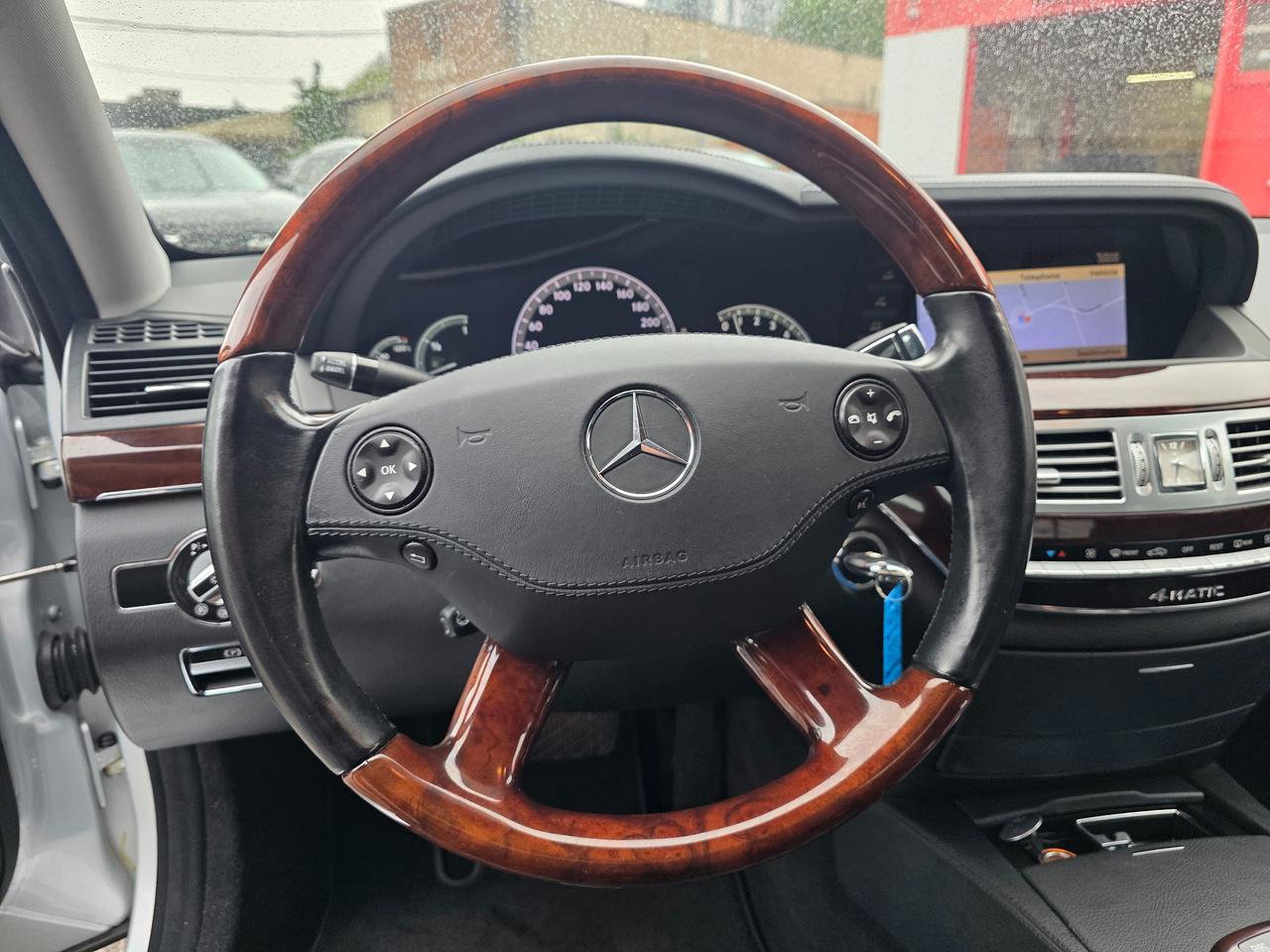 2007 Mercedes-Benz S-Class S550 4MATIC Photo