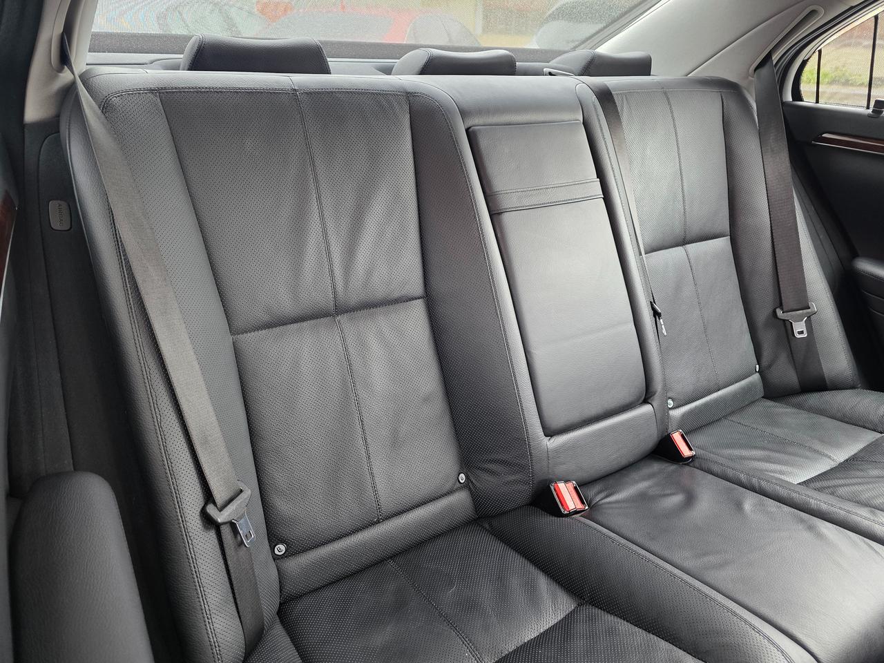 2007 Mercedes-Benz S-Class S550 4MATIC Photo