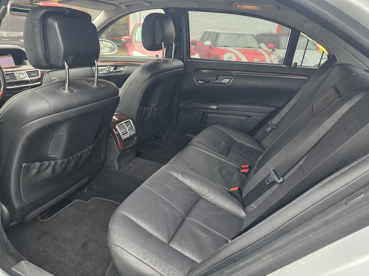 2007 Mercedes-Benz S-Class S550 4MATIC Photo