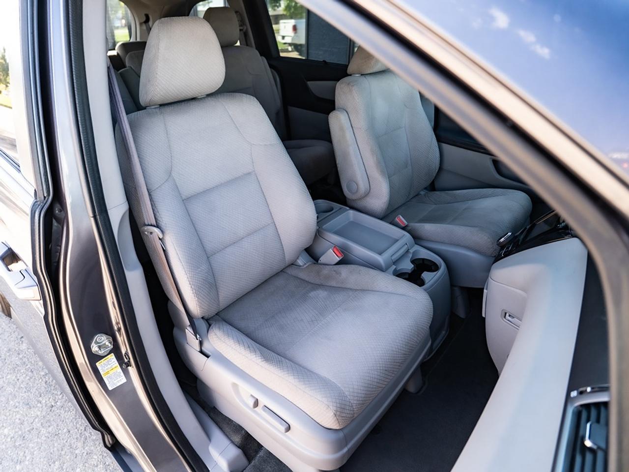 2016 Honda Odyssey EX Photo42