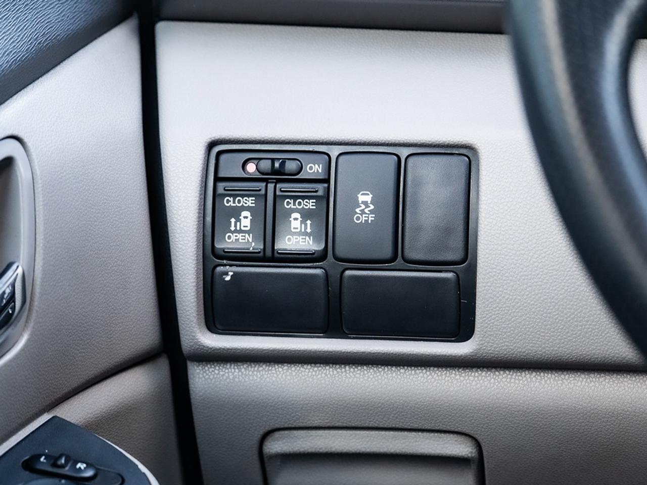 2016 Honda Odyssey EX Photo33