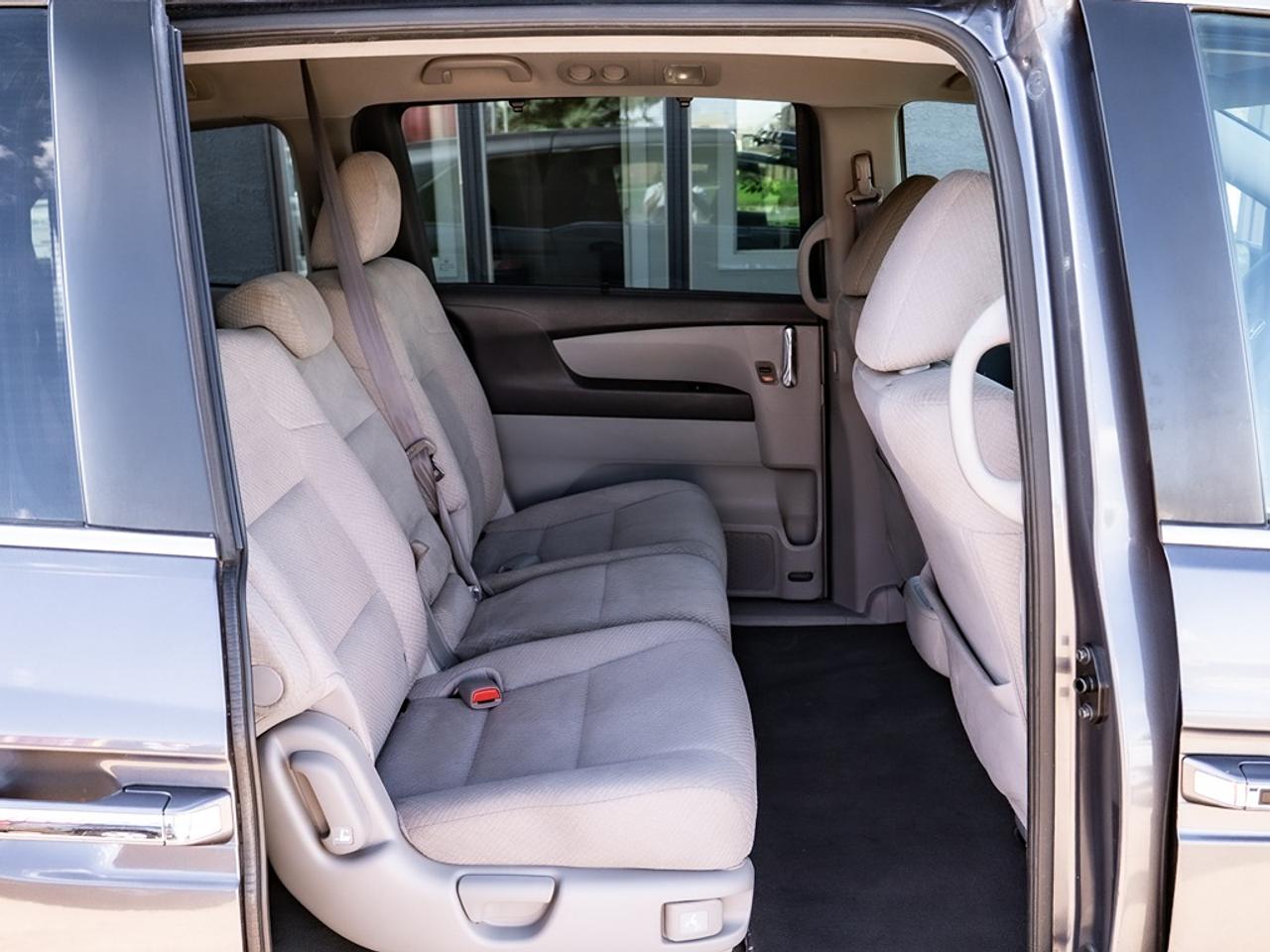 2016 Honda Odyssey EX Photo41