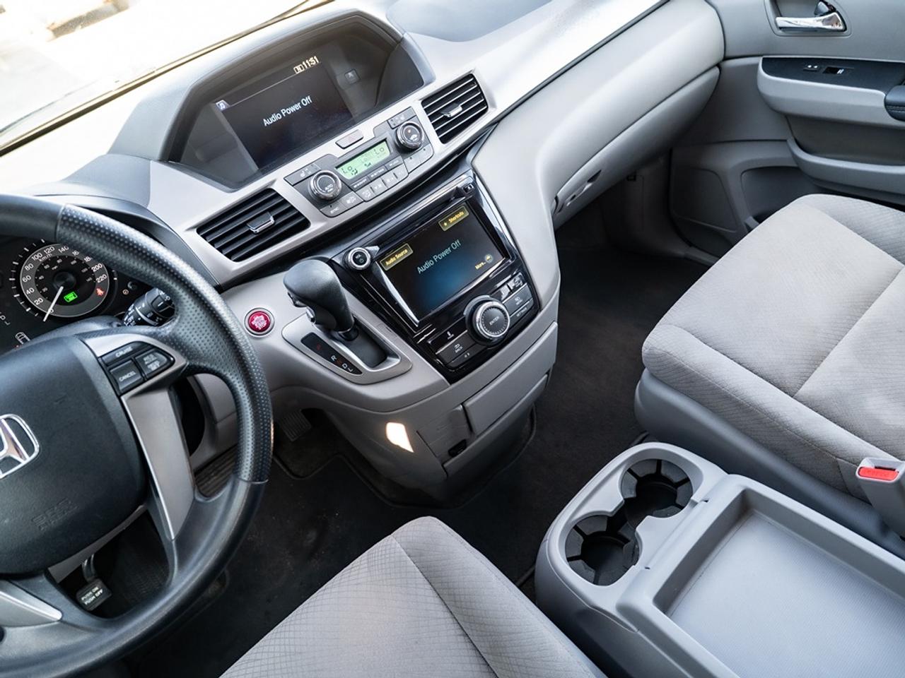 2016 Honda Odyssey EX Photo10