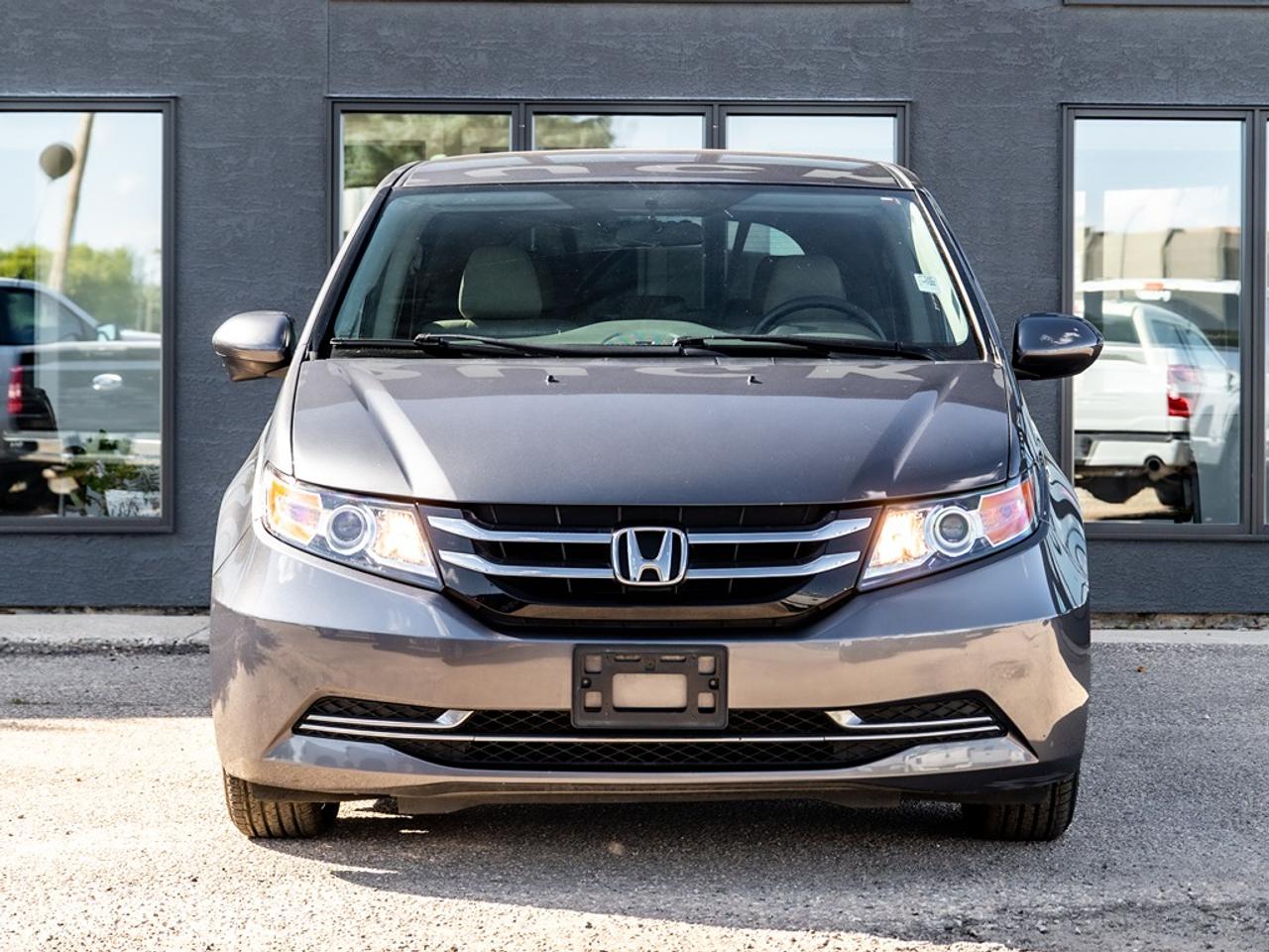 2016 Honda Odyssey EX Photo2