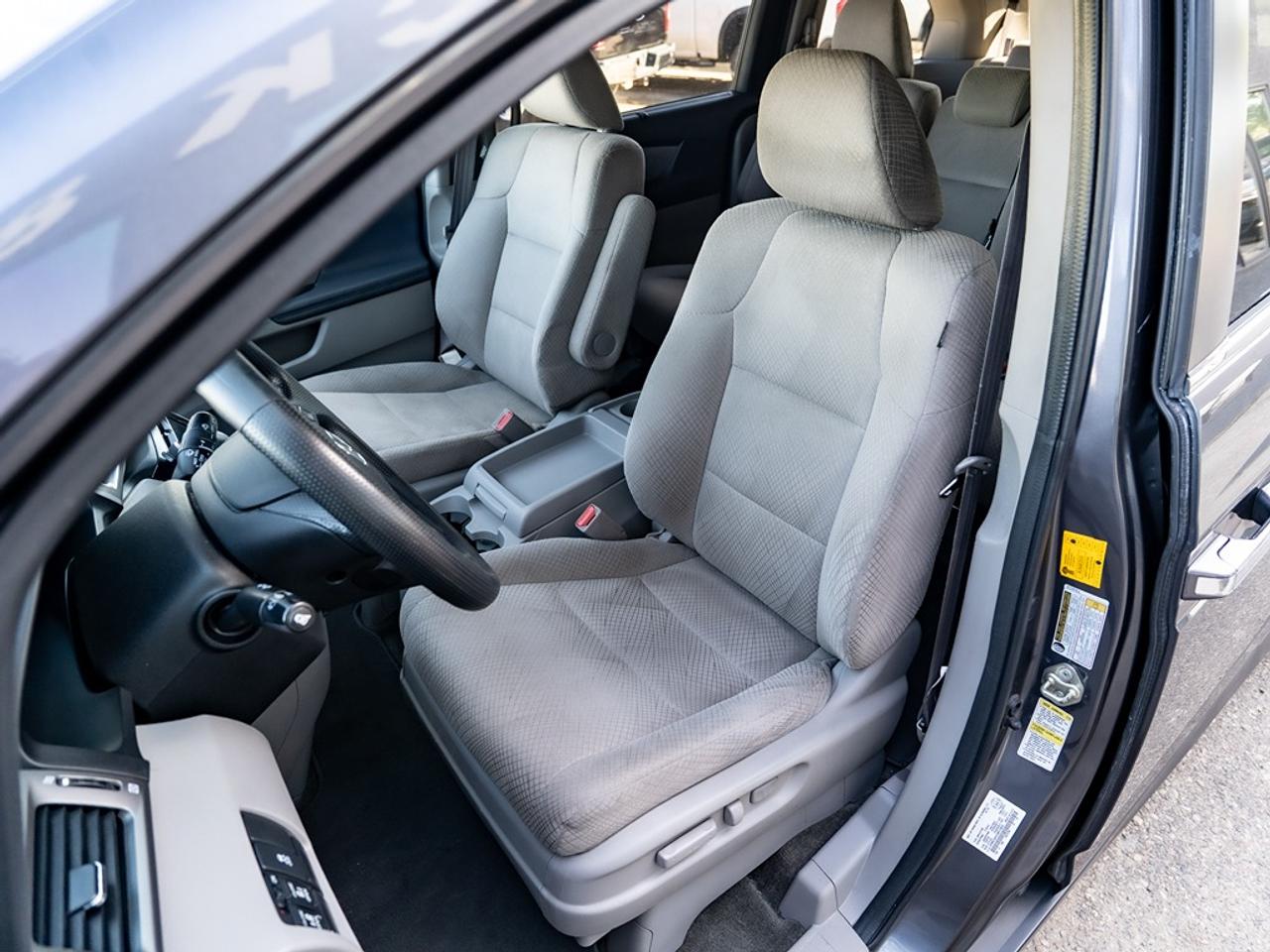 2016 Honda Odyssey EX Photo40