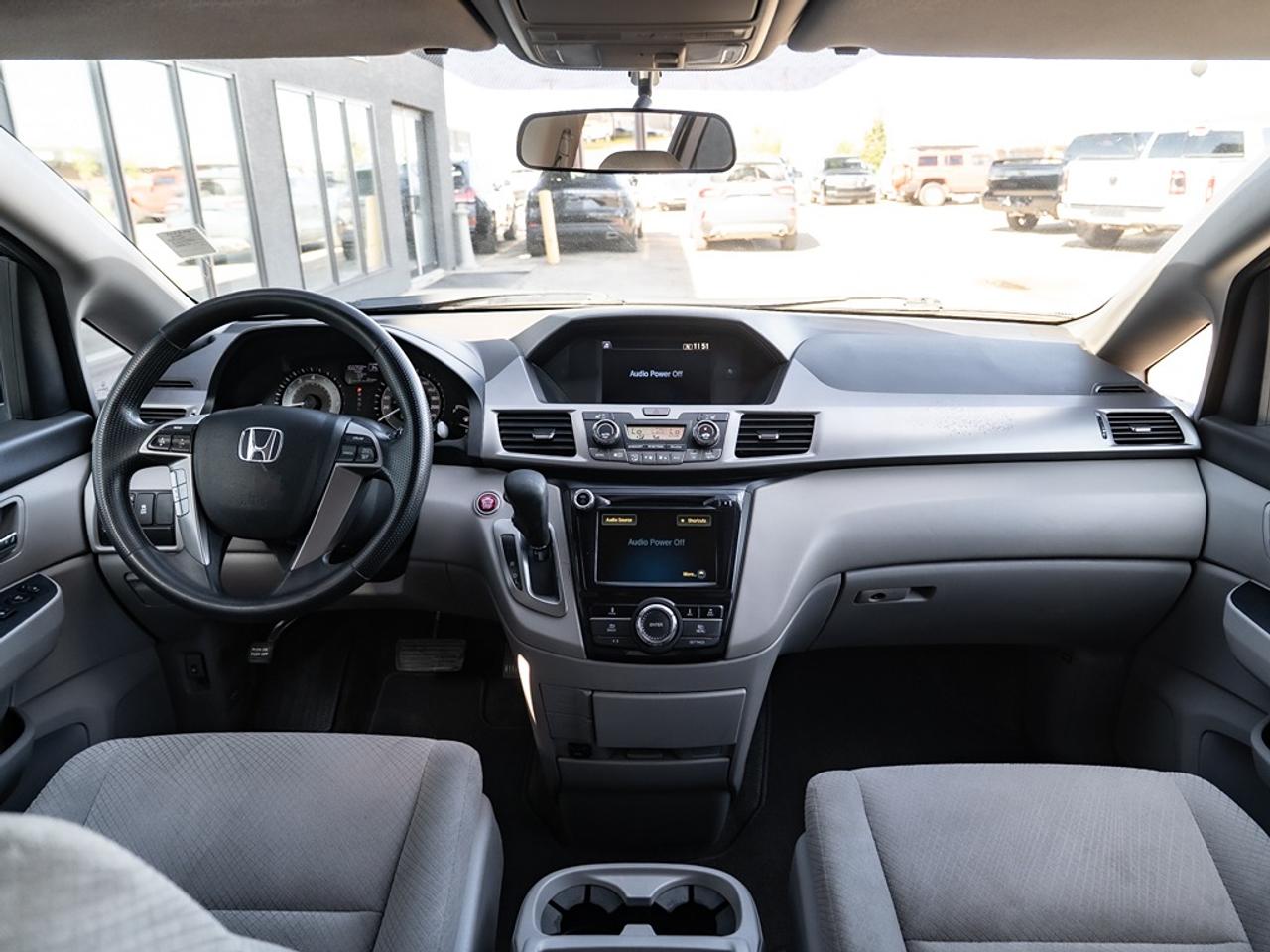 2016 Honda Odyssey EX Photo8