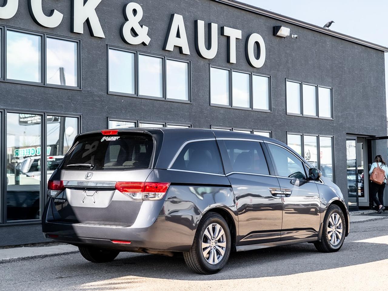2016 Honda Odyssey EX Photo27