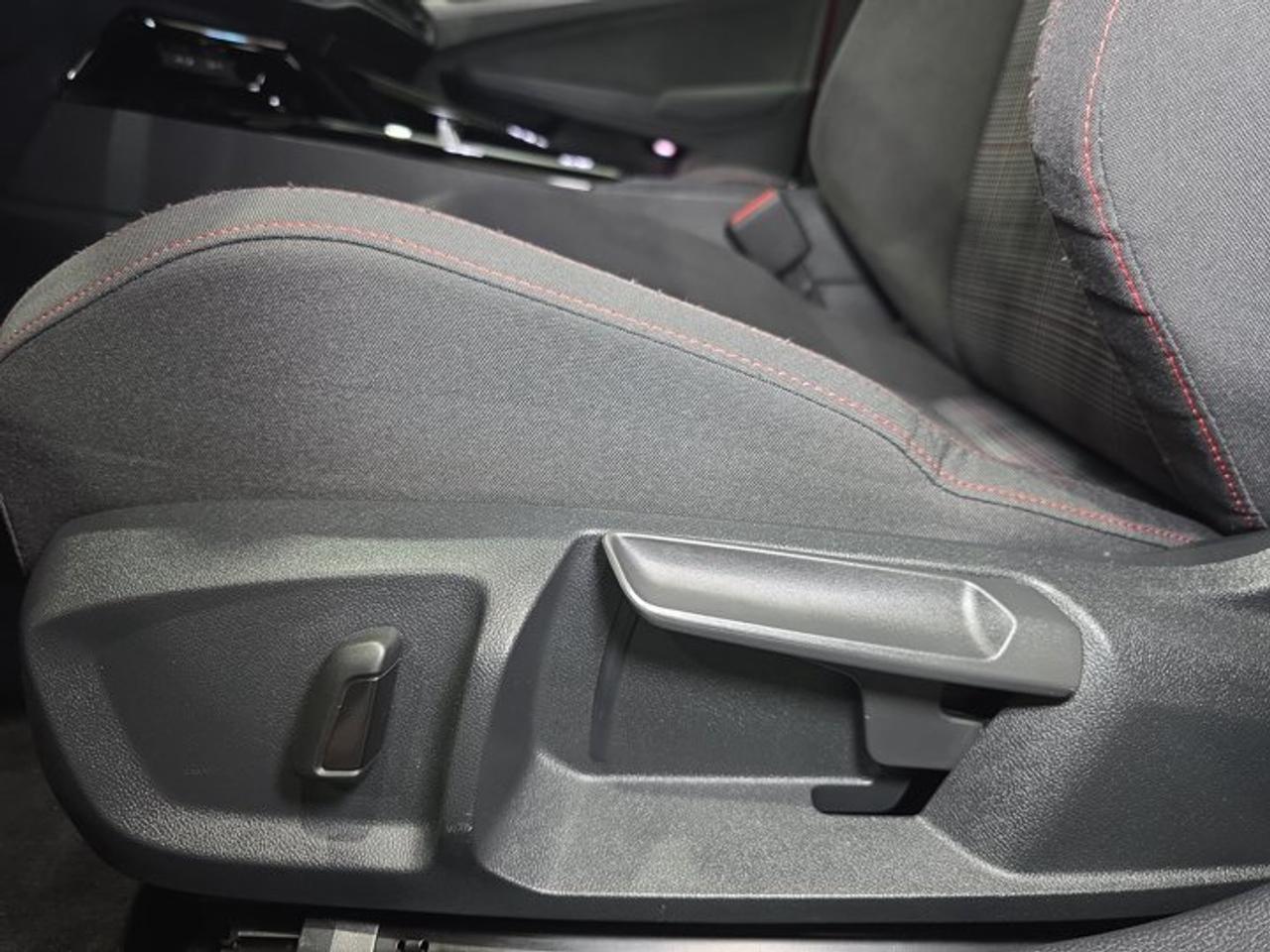 2025 Volkswagen Golf GTI Auto Photo