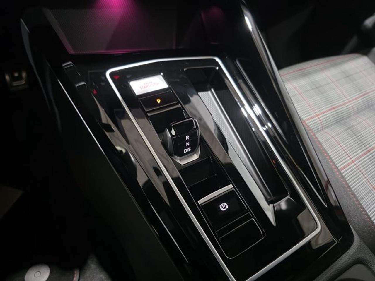 2025 Volkswagen Golf GTI Auto Photo