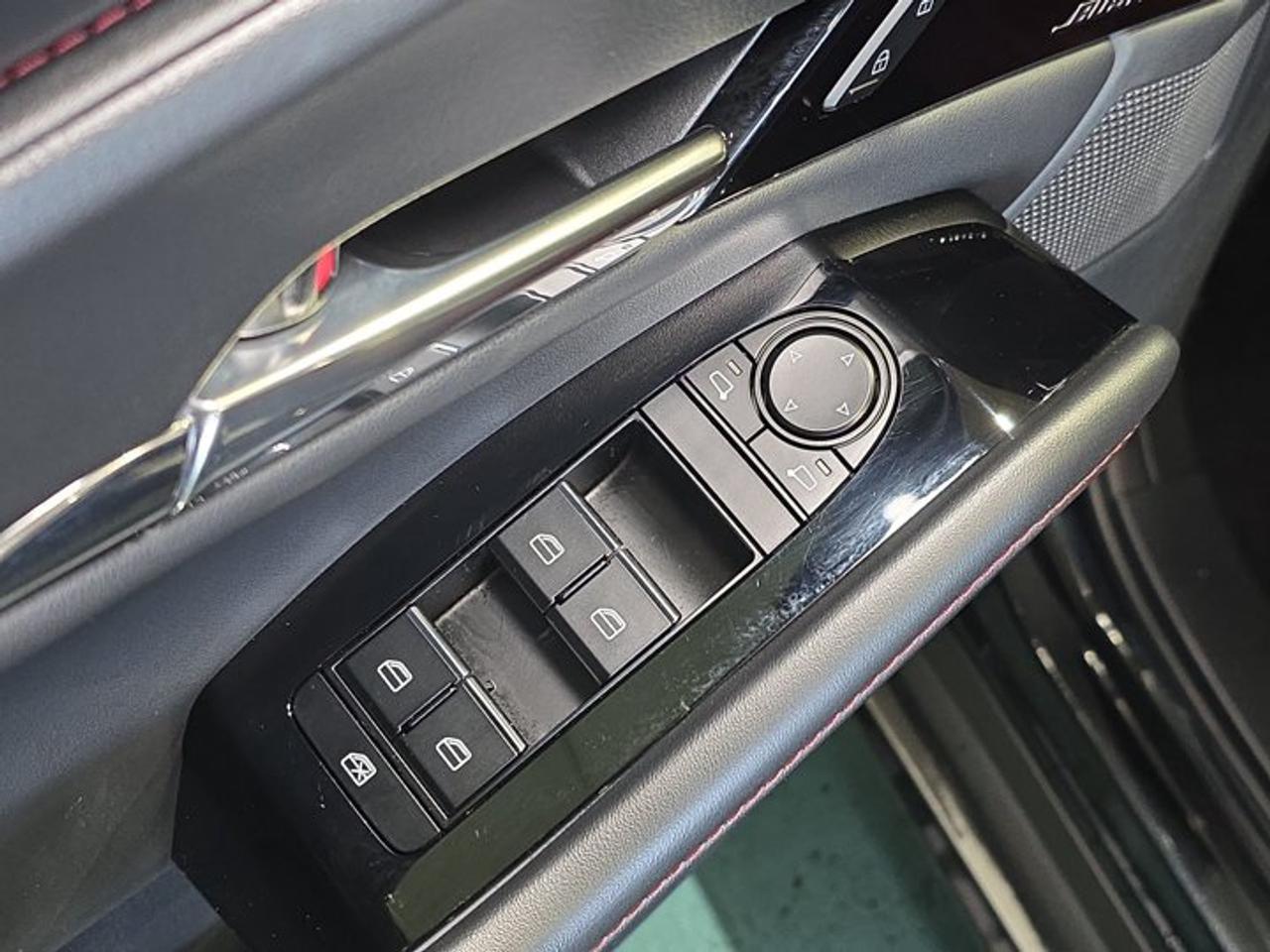 2025 Mazda CX-30 Premium Photo