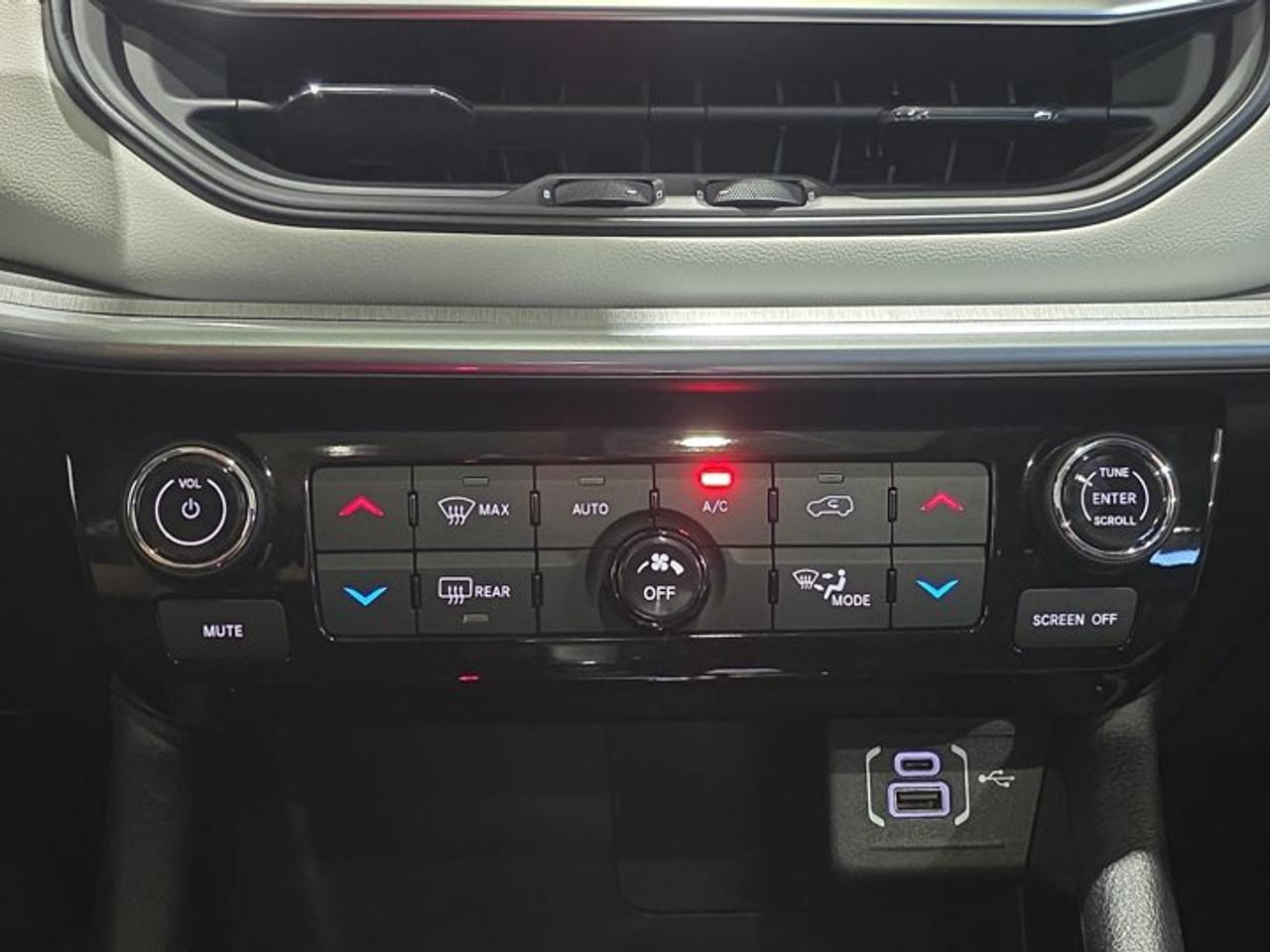 2025 Jeep Compass LIMITED Photo