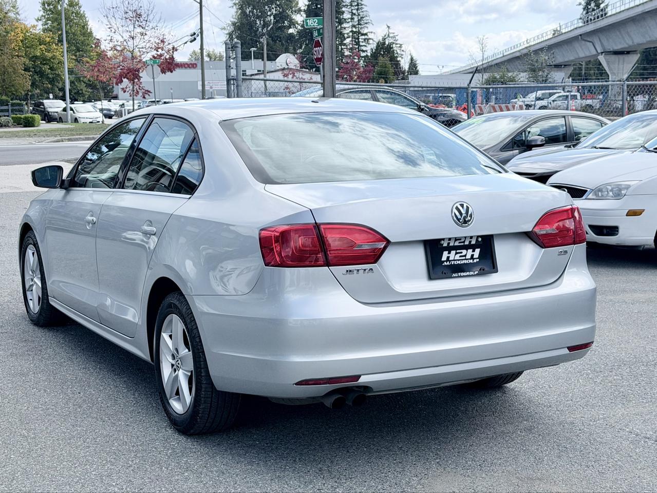2012 Volkswagen Jetta FINANCING AVAILABLE Photo7