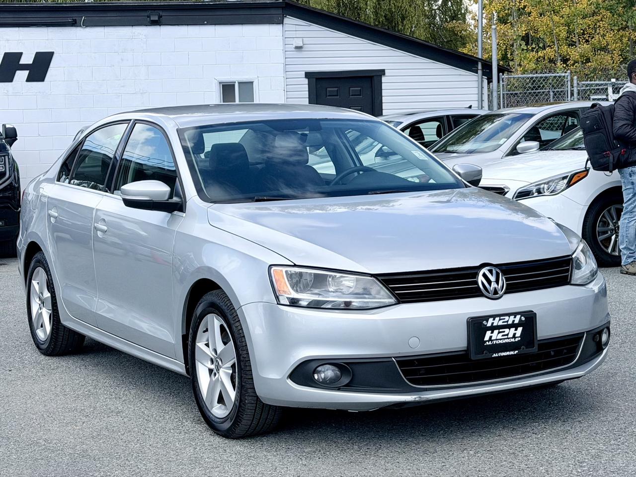 2012 Volkswagen Jetta FINANCING AVAILABLE Photo3
