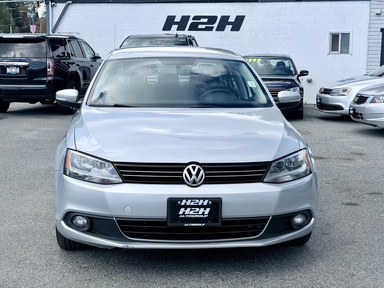 2012 Volkswagen Jetta FINANCING AVAILABLE Photo2
