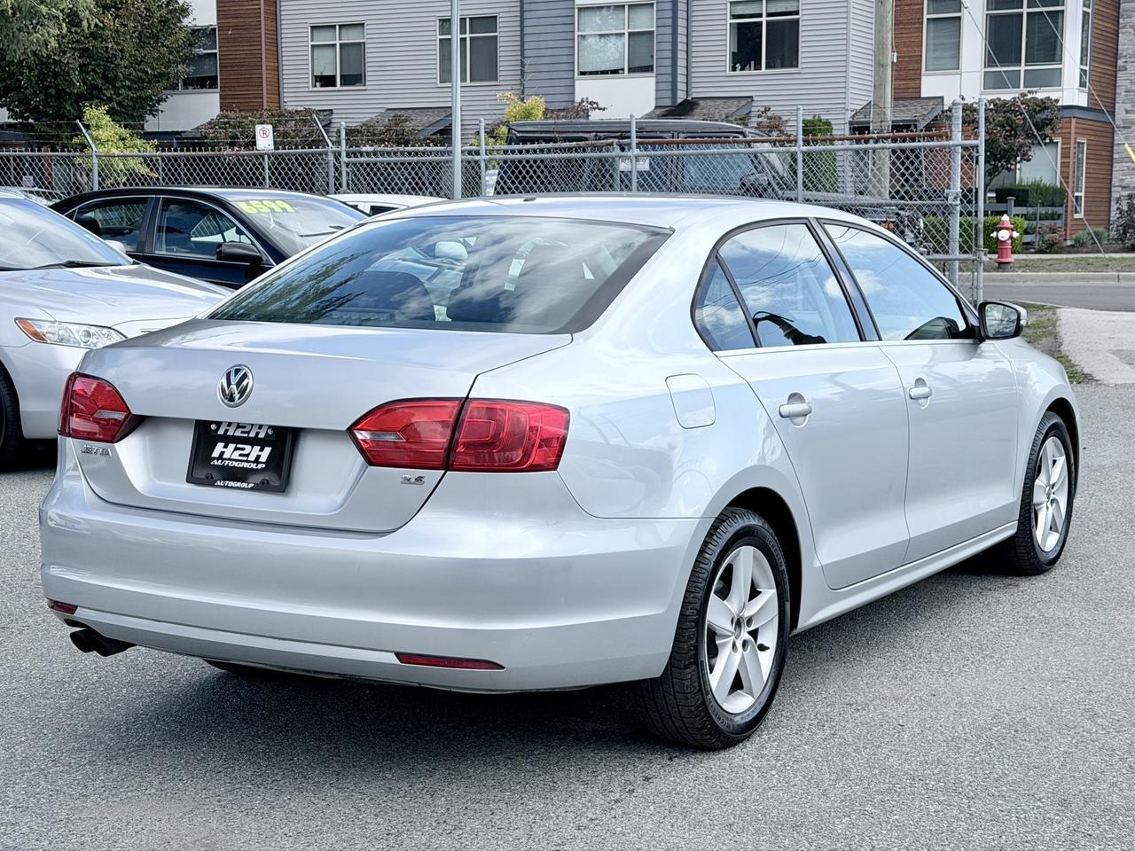 2012 Volkswagen Jetta FINANCING AVAILABLE Photo5