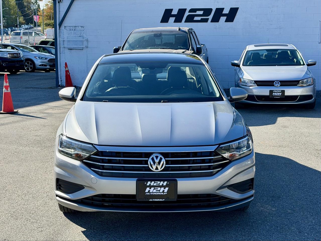 2019 Volkswagen Jetta FINANCING AVAILABLE Photo2