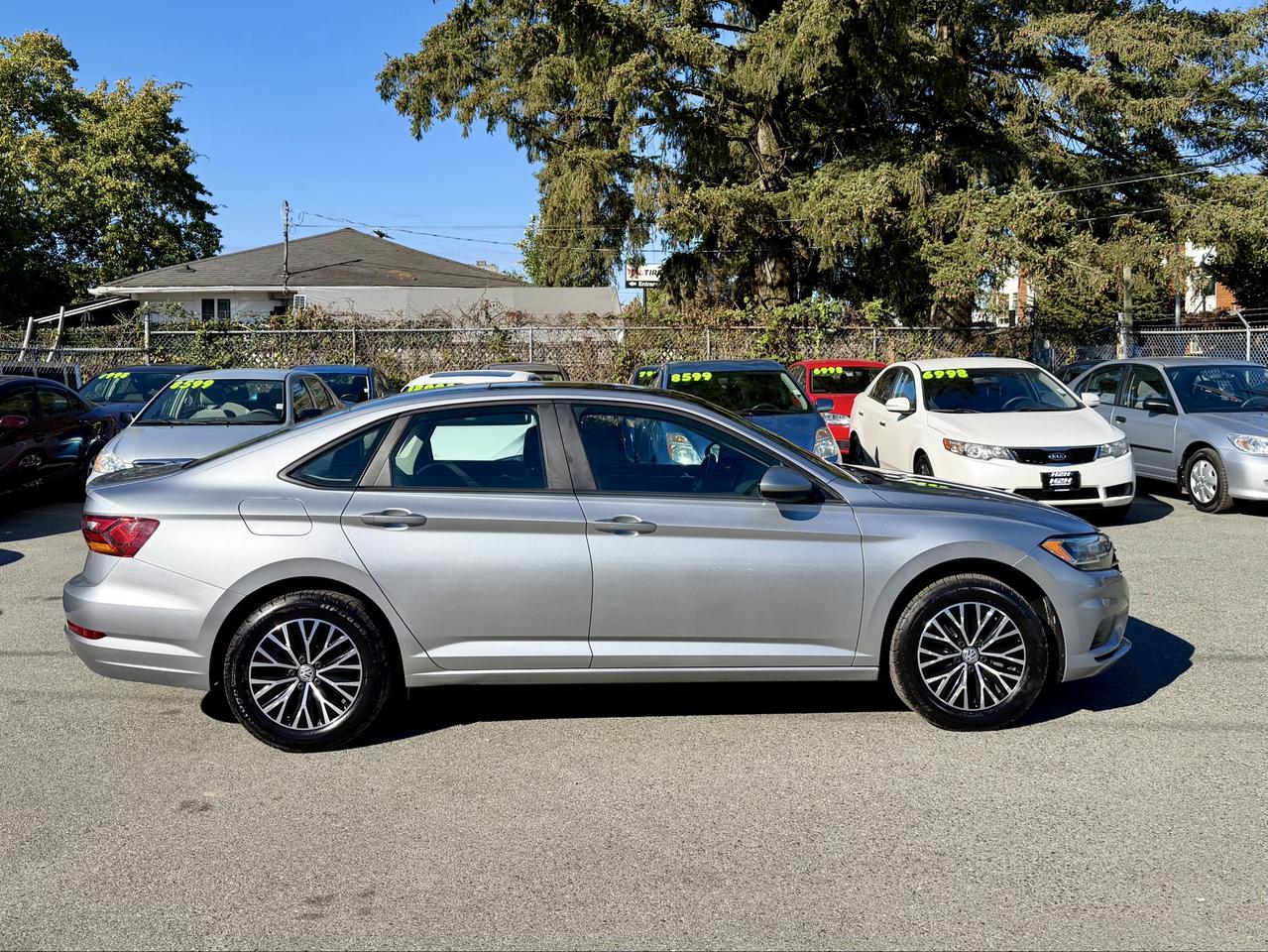 2019 Volkswagen Jetta FINANCING AVAILABLE Photo4