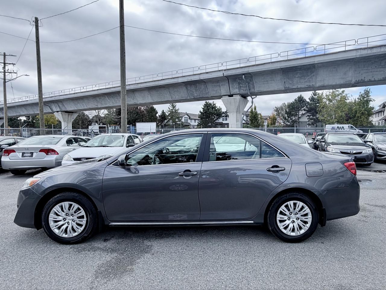 2014 Toyota Camry FINANCING AVAILABLE Photo9
