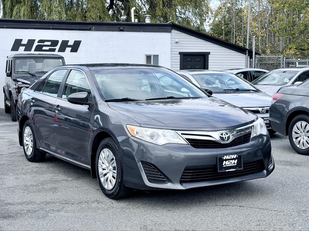2014 Toyota Camry FINANCING AVAILABLE Photo4