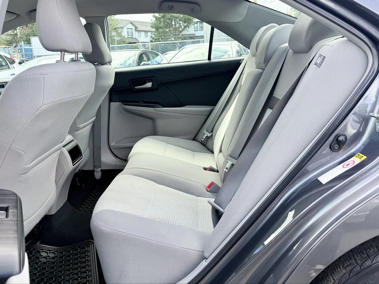 2014 Toyota Camry FINANCING AVAILABLE Photo15