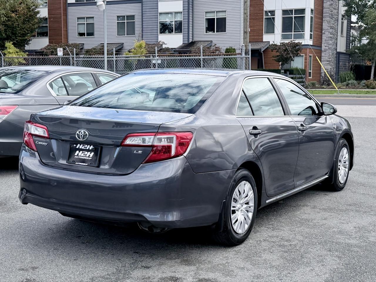 2014 Toyota Camry FINANCING AVAILABLE Photo6