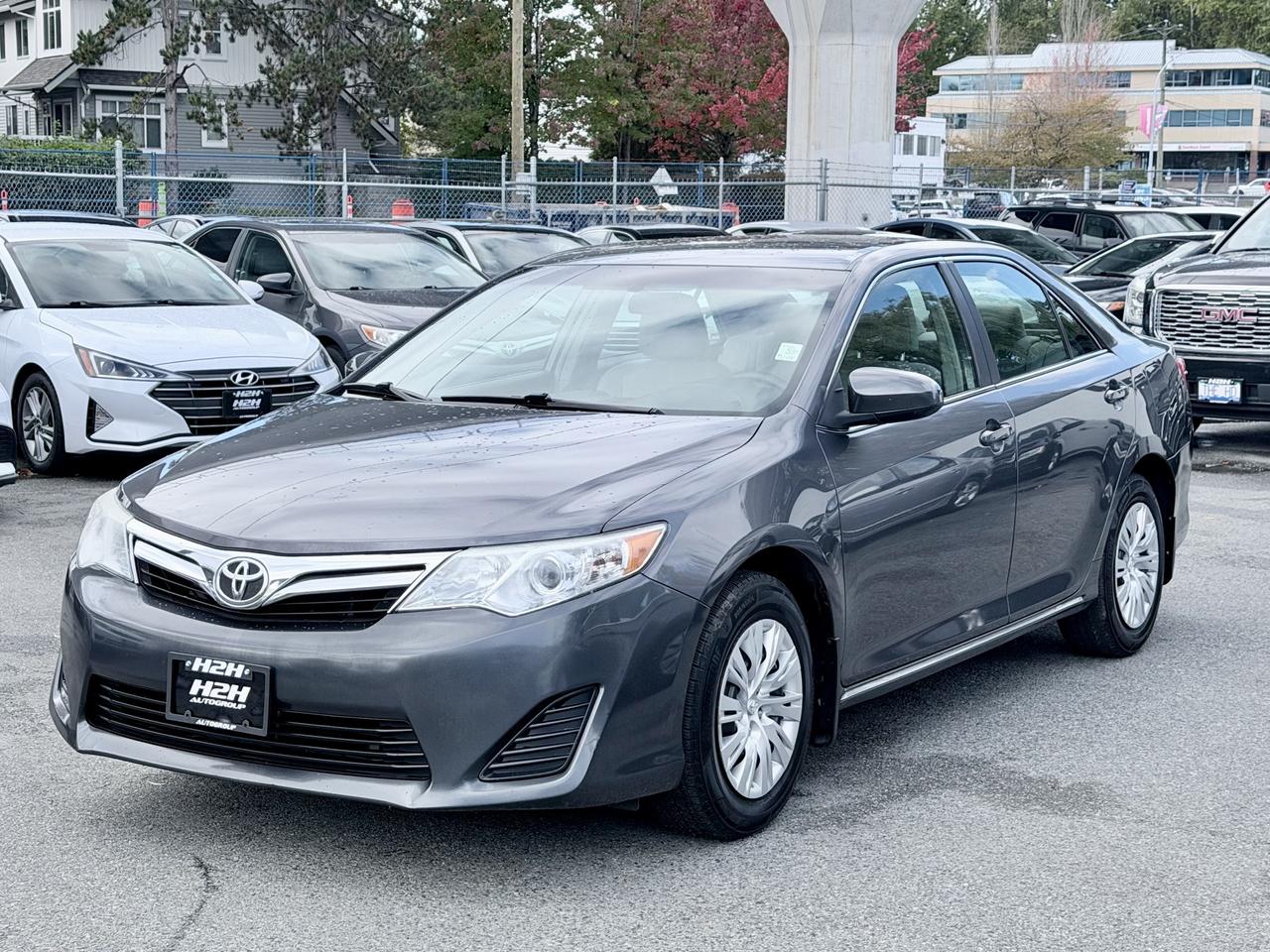 2014 Toyota Camry FINANCING AVAILABLE Photo2