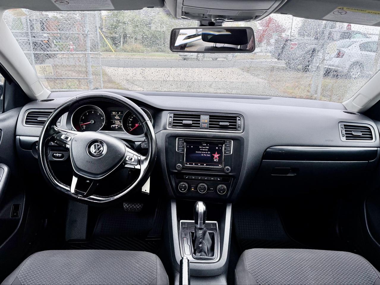 2016 Volkswagen Jetta FINANCING AVAILABLE Photo10