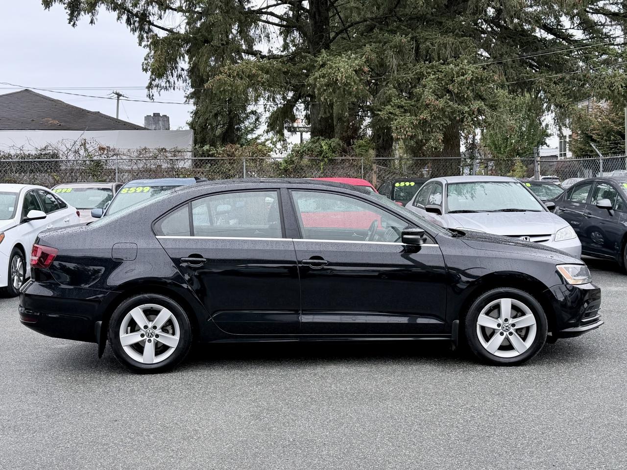 2016 Volkswagen Jetta FINANCING AVAILABLE Photo4