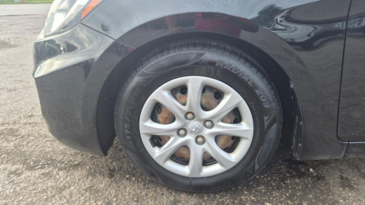 2012 Hyundai Accent GL, SEDAN, AUTO, ONLY 95KMS, 4 CYLINDER, CERTIFIED Photo