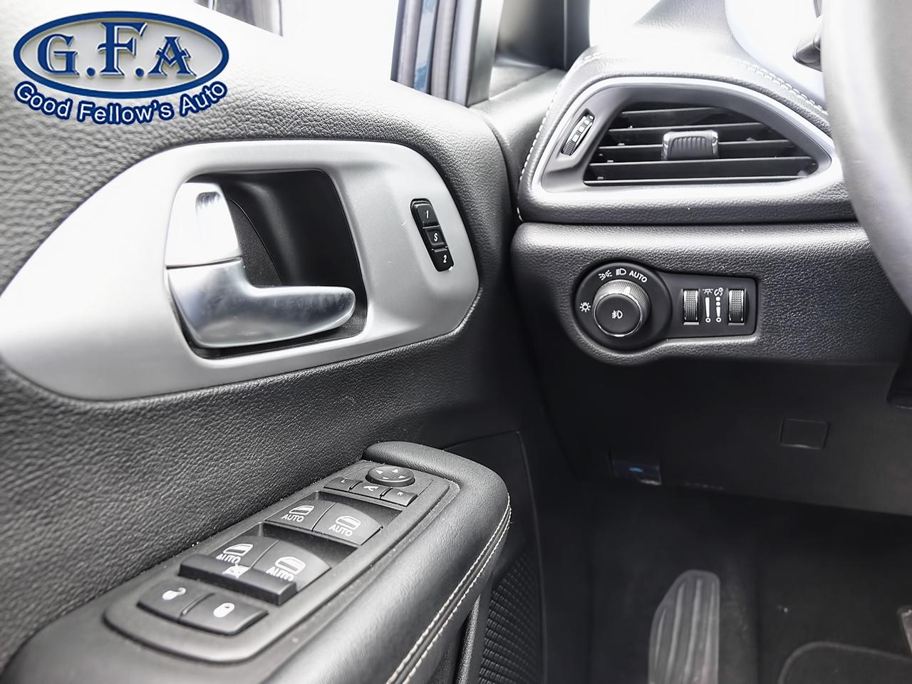 2025 Chrysler Pacifica LIMITED MODEL, PANORAMIC ROOF, FWD, POWER SEATS, L Photo22