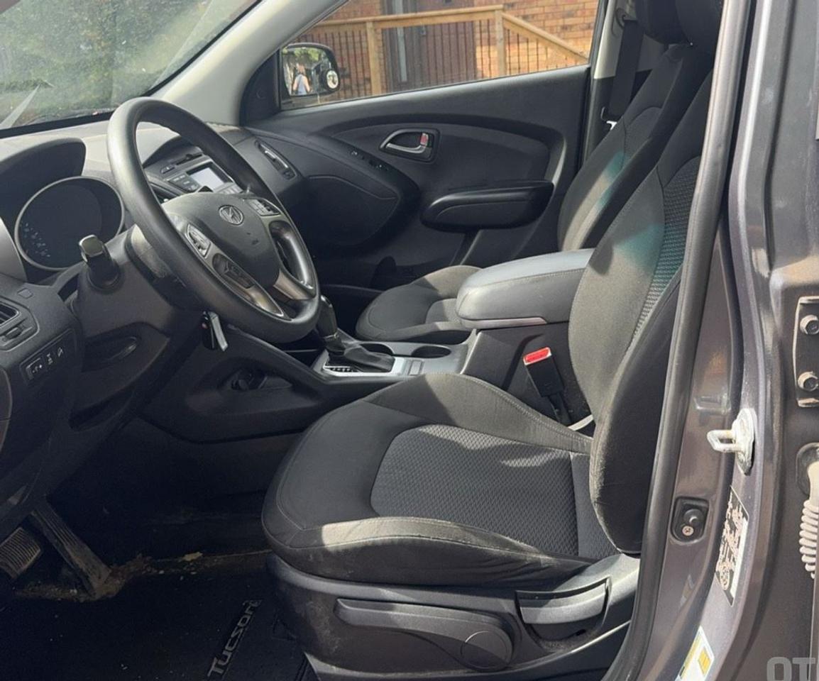 2015 Hyundai Tucson GL AWD Great For Winter Driving Photo2